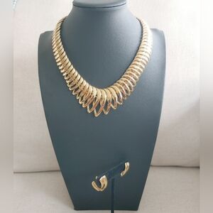 EUC RARE 1980 Monet Collar Necklace Earrings Vintage Goldtone Egyptian Style